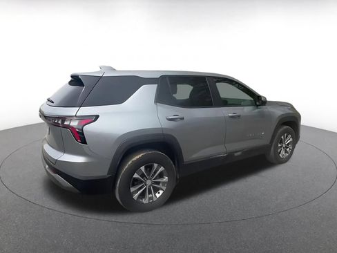 Used 2025 Chevrolet Equinox LT FWD image 11