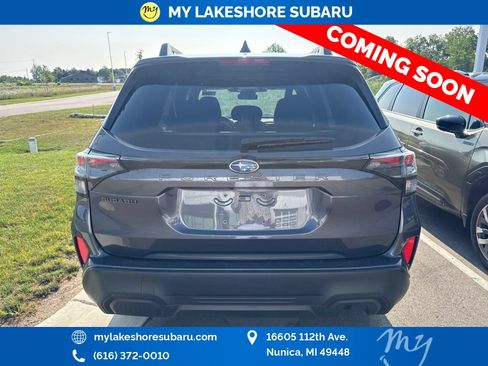 Used 2025 Subaru Forester Premium AWD/4WD image 6