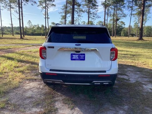 Used 2020 Ford Explorer XLT w/ Equipment Group 202A image 6