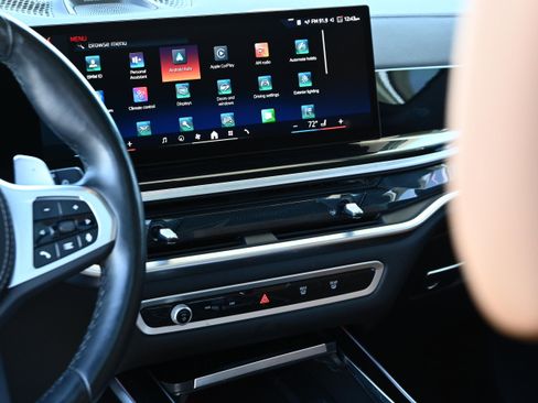 Certified 2025 BMW X7 xDrive40i w/ Executive Package image 22