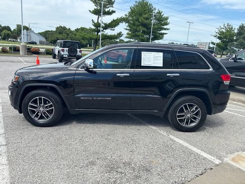 Used 2018 Jeep Grand Cherokee Limited w/ Luxury Group II AWD/4WD image 17