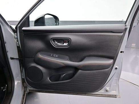 Used 2025 Honda HR-V Sport image 32