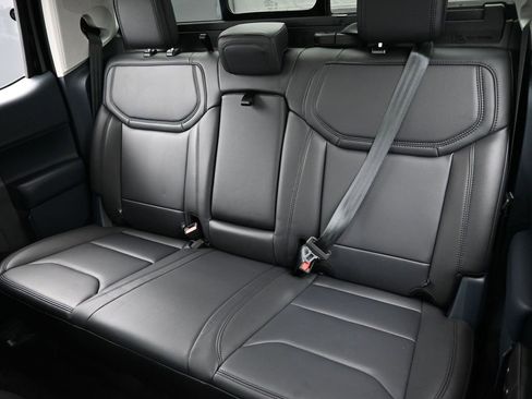 New 2025 Ford Maverick Lariat w/ Black Appearance Package image 29