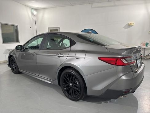 Used 2025 Toyota Camry SE w/ Convenience Package image 7