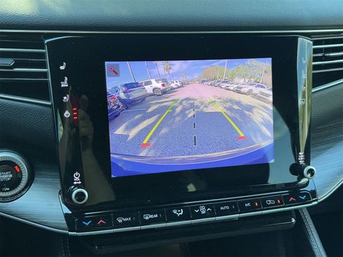 Used 2024 Jeep Wagoneer Series III image 22