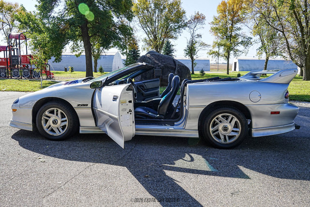 Used 1995 Chevrolet Camaro Z28 RWD image 21