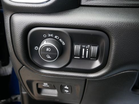 Used 2023 RAM 1500 Laramie AWD/4WD image 26