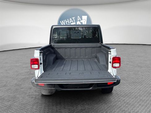 Used 2023 Jeep Gladiator Sport image 35