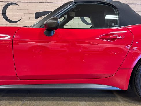 Used 2017 FIAT 124 Spider Abarth image 34