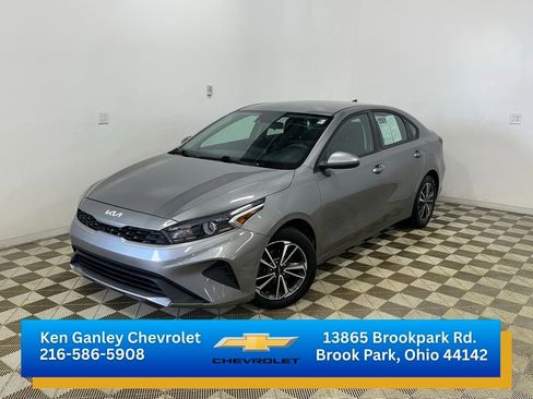 Used 2022 Kia Forte LXS FWD image 1