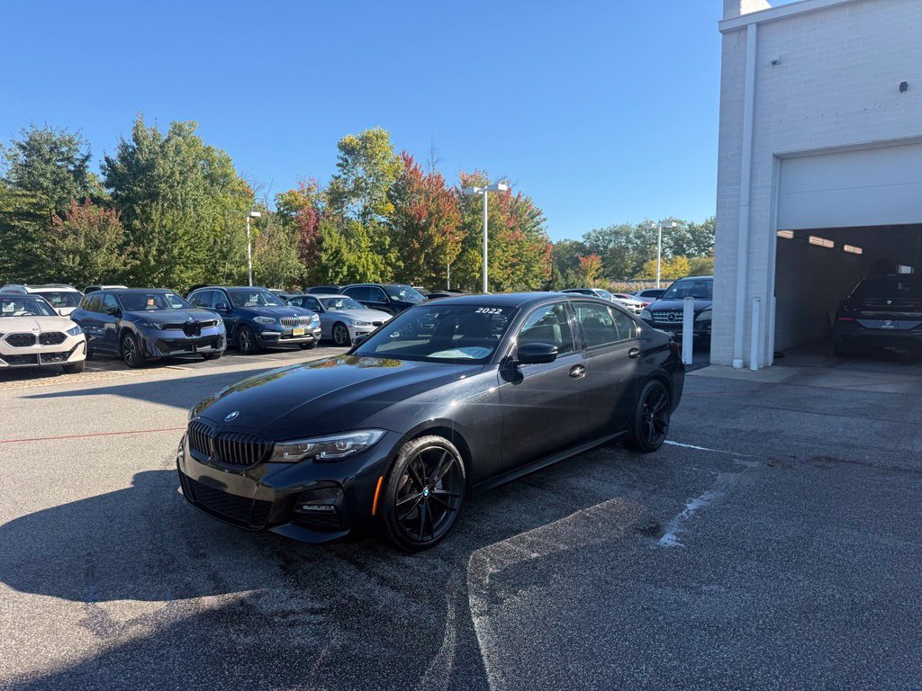 Used 2022 BMW 330i xDrive Sedan w/ M Sport Package AWD/4WD image 12