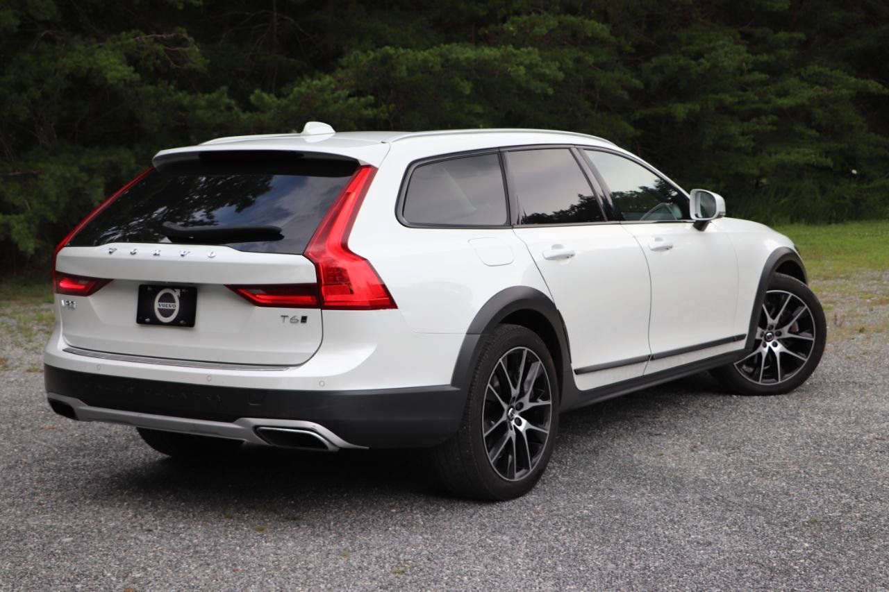 Used 2020 Volvo V90 T6 Cross Country AWD/4WD image 3