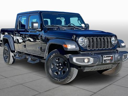 Used 2024 Jeep Gladiator Sport image 4