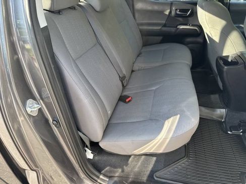 Used 2017 Toyota Tacoma SR5 w/ Tow Package RWD image 16