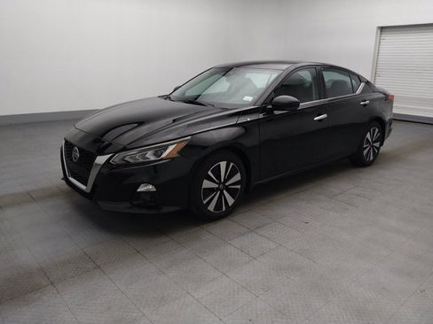 Used 2020 Nissan Altima 2.5 SV FWD image 2