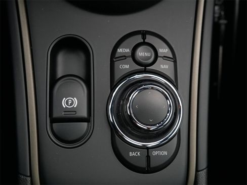 Used 2022 MINI Cooper Countryman S w/ Premium Package image 24