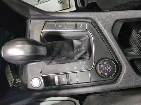 Used 2020 Volkswagen Tiguan SEL AWD/4WD image 22