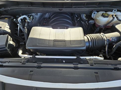 Used 2023 Chevrolet Suburban Z71 image 21