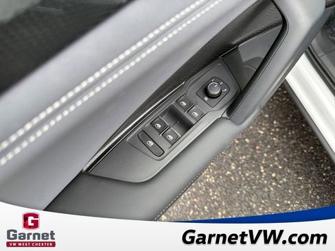 New 2026 Volkswagen Tiguan SE image 11