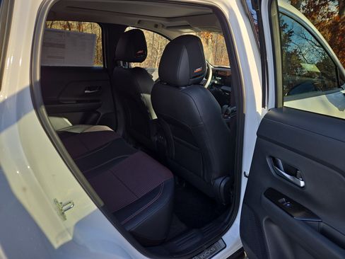 New 2026 Nissan Kicks SR w/ SR Premium Package image 17