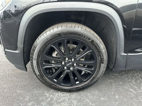 Certified 2023 GMC Acadia SLE w/ Driver Convenience Package image 10