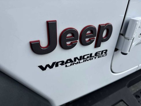 Used 2021 Jeep Wrangler Unlimited Rubicon AWD/4WD image 23