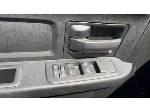 Used 2025 RAM 2500 Tradesman w/ Chrome Appearance Group AWD/4WD image 11