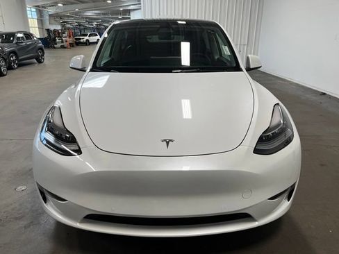 Used 2022 Tesla Model Y Long Range AWD/4WD image 8