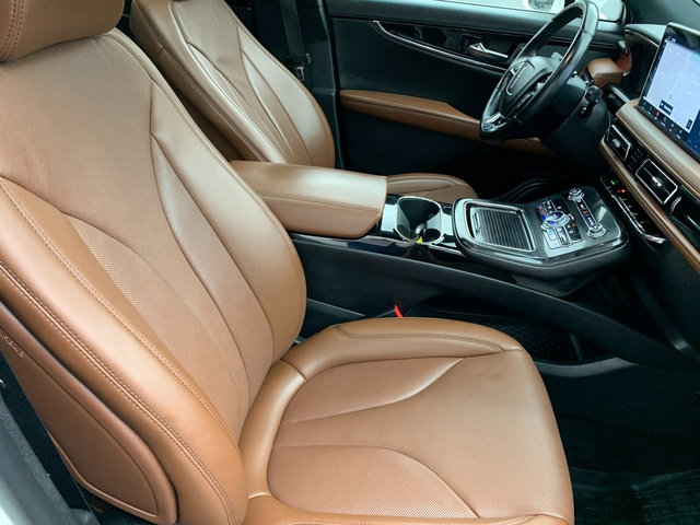 Used 2023 Lincoln Nautilus Reserve AWD/4WD image 12