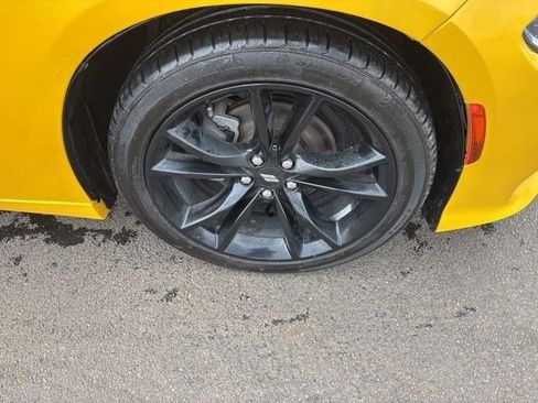 Used 2017 Dodge Charger SE w/ Blacktop Package image 39