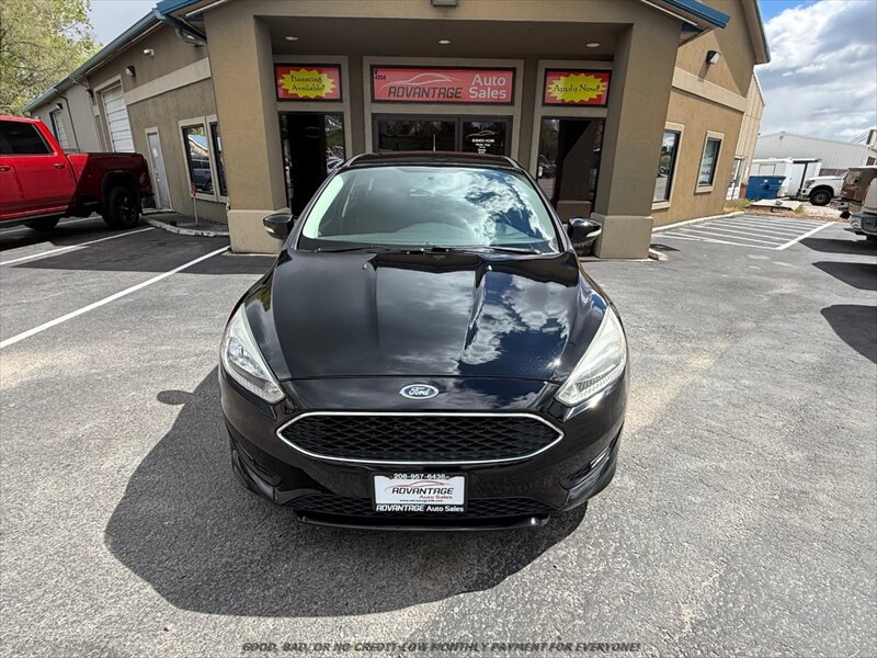 Used 2016 Ford Focus SE w/ SE Sport Package FWD image 2