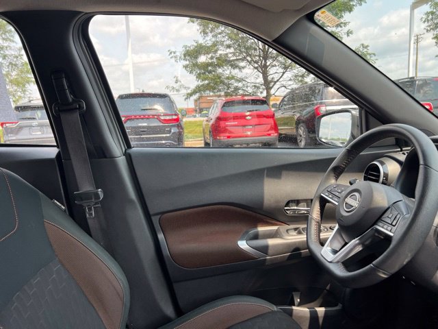 Used 2024 Nissan Kicks SR FWD image 32