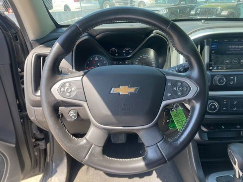 Used 2022 Chevrolet Colorado LT w/ LT Convenience Package AWD/4WD image 15