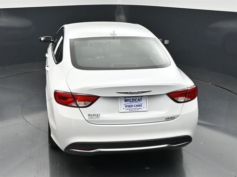 Used 2017 Chrysler 200 Limited Platinum w/ Comfort & Convenience Group FWD image 25