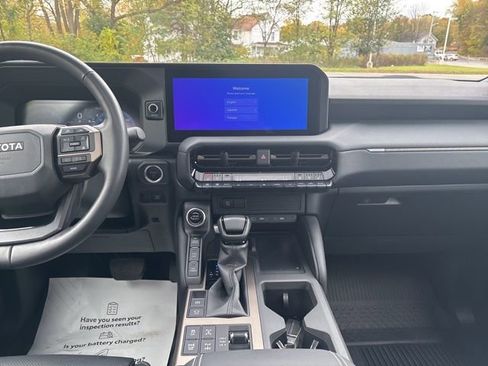 Used 2024 Toyota Land Cruiser image 31