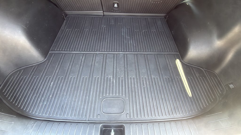 Used 2025 Kia Sportage EX FWD image 13