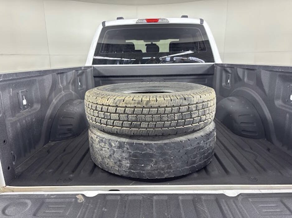 Used 2023 Ford F250 XL w/ FX4 Off-Road Package AWD/4WD image 9