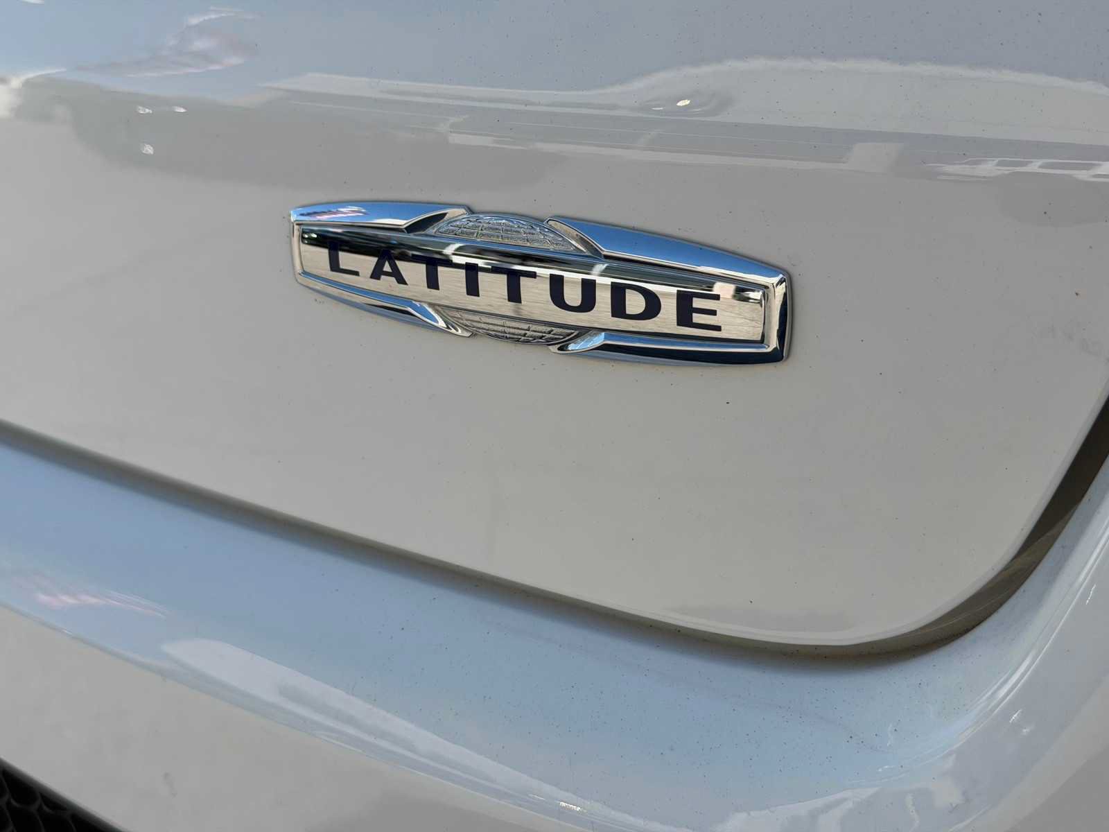 Used 2018 Jeep Compass Latitude w/ Popular Equipment Group FWD image 32