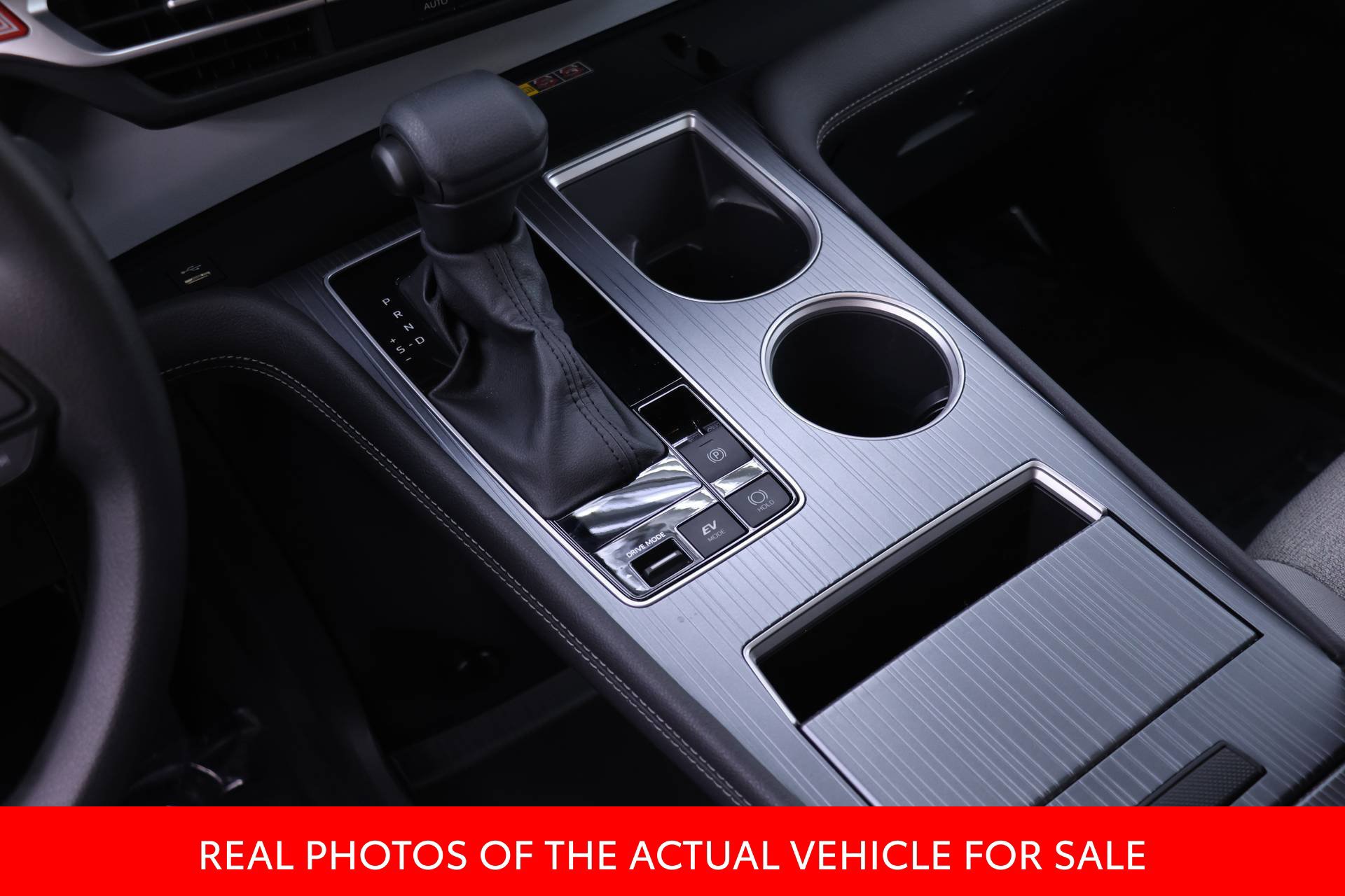 Certified 2025 Toyota Sienna LE AWD/4WD image 12