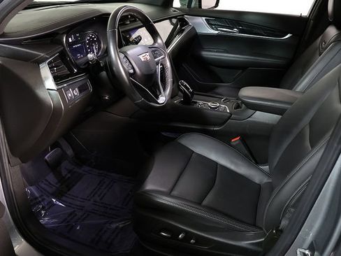 Used 2023 Cadillac XT6 Premium Luxury w/ LPO, Floor Liner Package AWD/4WD image 12