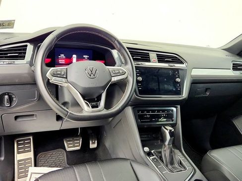 Used 2023 Volkswagen Tiguan SE R-Line FWD image 13