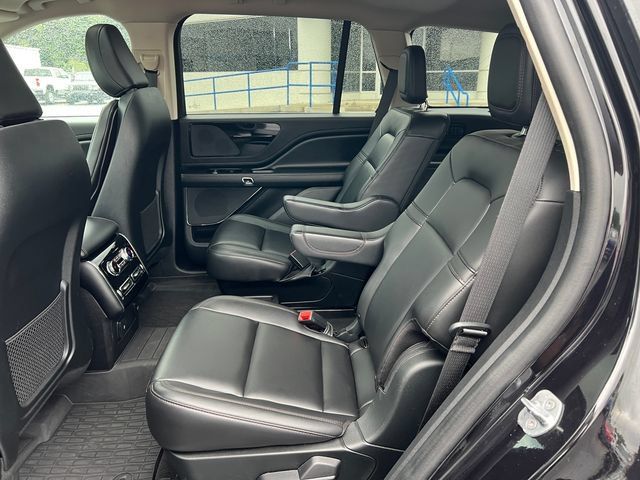 Used 2023 Lincoln Aviator AWD w/ Premium Package image 4