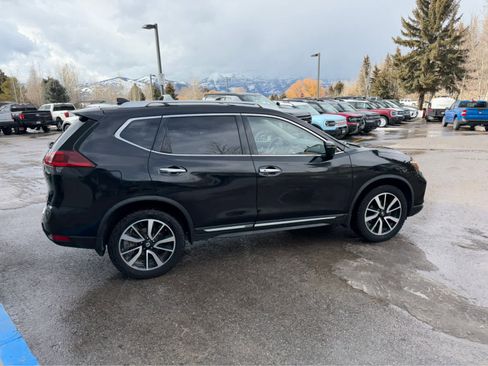 Used 2018 Nissan Rogue SL w/ Premium Package image 11