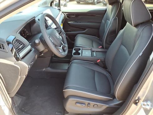 New 2026 Honda Odyssey Touring image 13