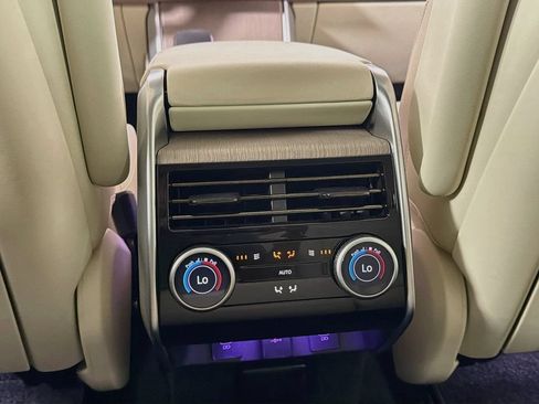 Certified 2025 Land Rover Range Rover SE AWD/4WD image 27