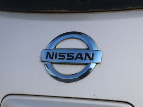 Used 2015 Nissan Leaf SL w/ Premium Package image 16