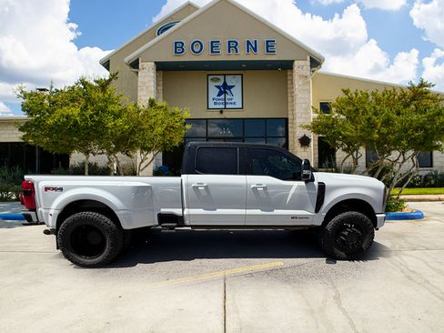 Used 2026 Ford F350 Platinum AWD/4WD image 5