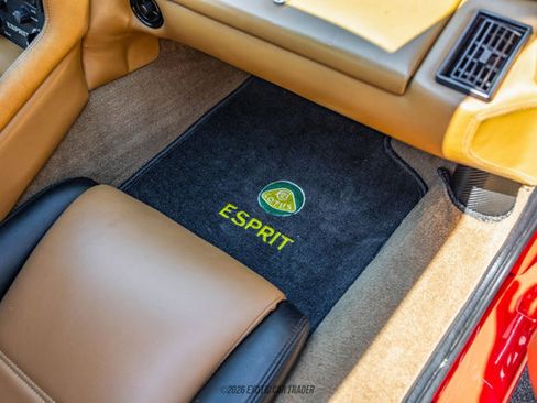 Used 1991 Lotus Esprit SE RWD image 26