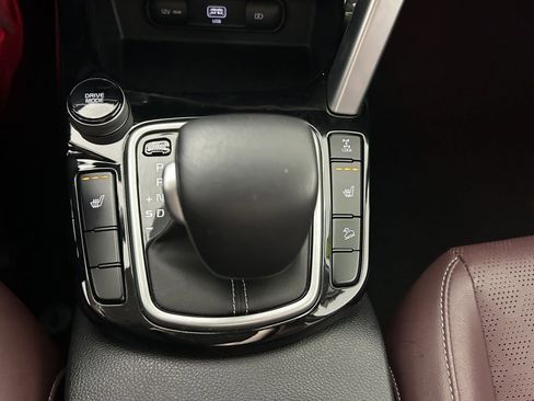 Certified 2022 Kia Seltos SX w/ Sunroof Package image 30