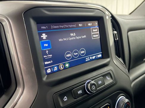 Used 2022 Chevrolet Silverado 1500 Custom AWD/4WD image 14